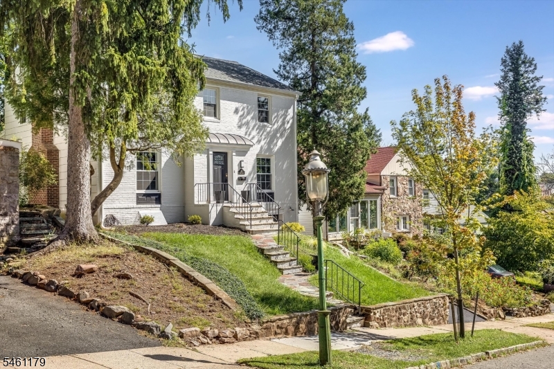 211 Conway Court — photo