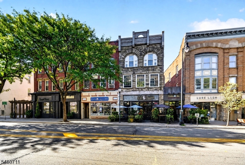 81 W Main Street — photo