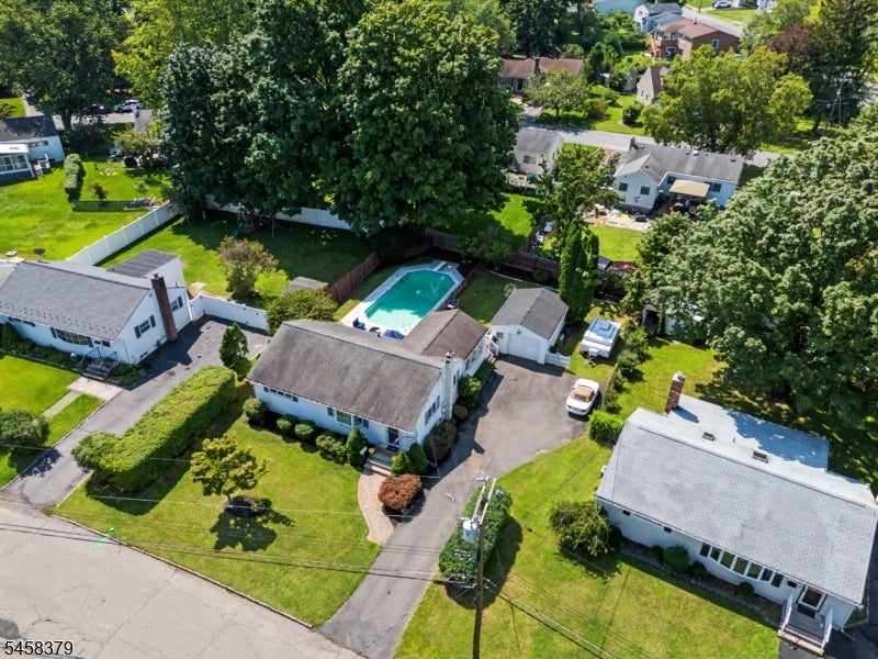 22 Carol Dr — photo