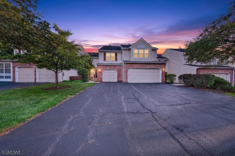702 Porter Way West — photo
