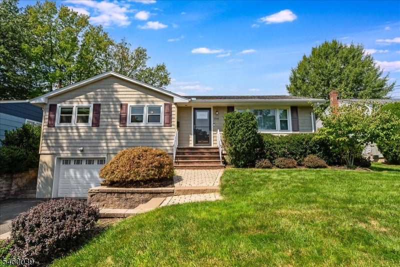 2105 Maple View Ct — photo