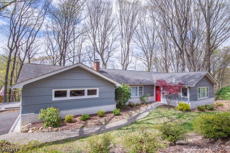 4 Molly Stark Drive — photo