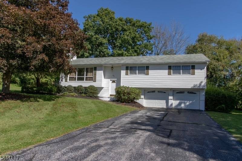 28 Elizabeth Dr — photo