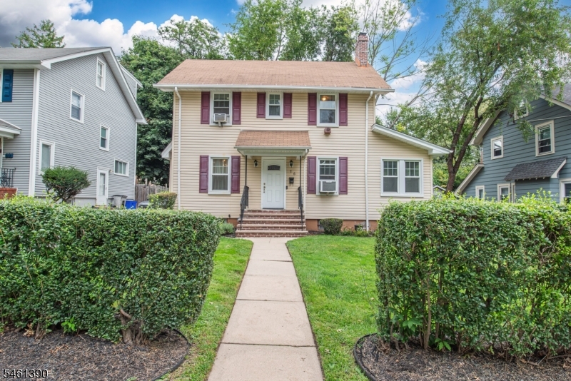 76 Elliot Place — photo
