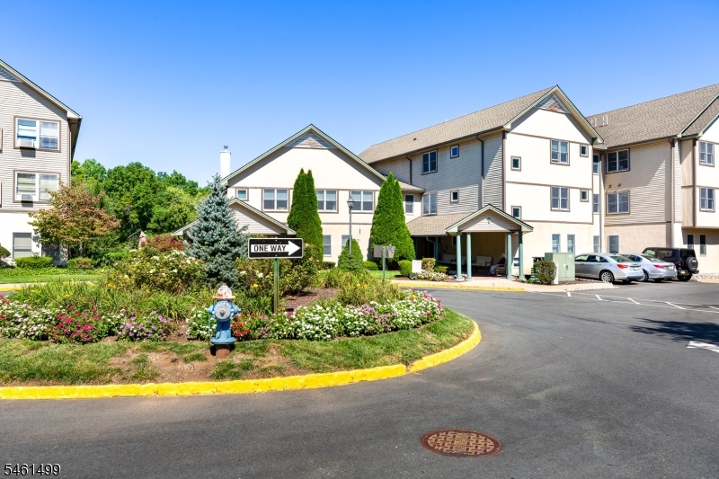 83 Park Edge Condo 3C — photo