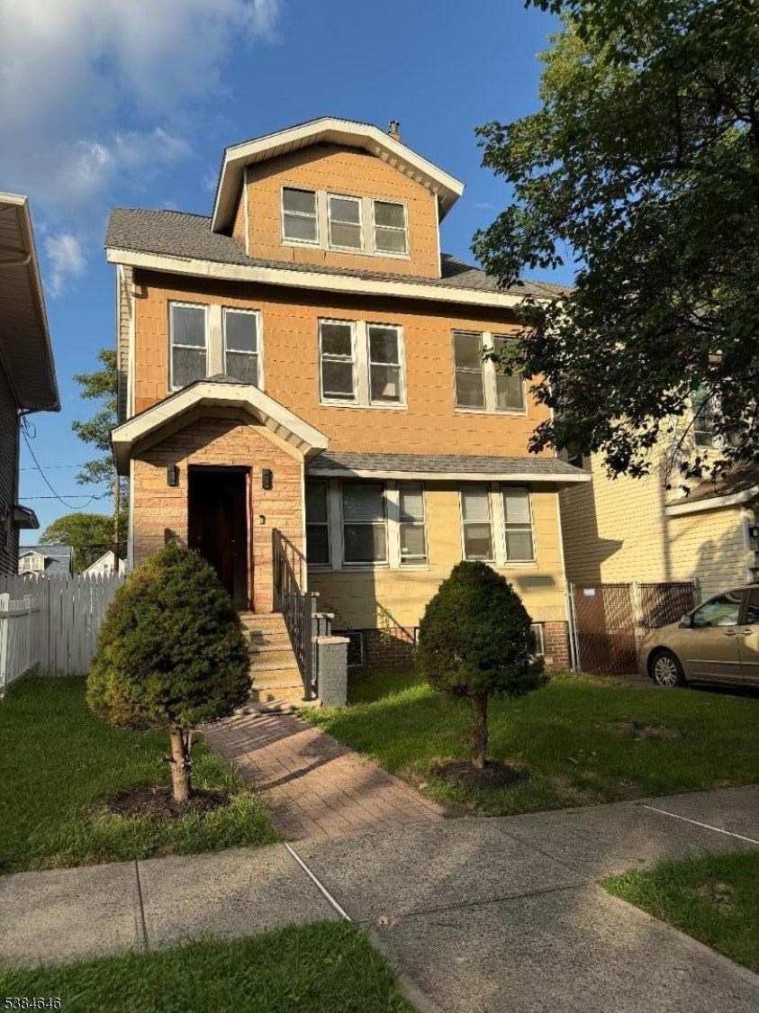 125 Weequahic Ave — photo
