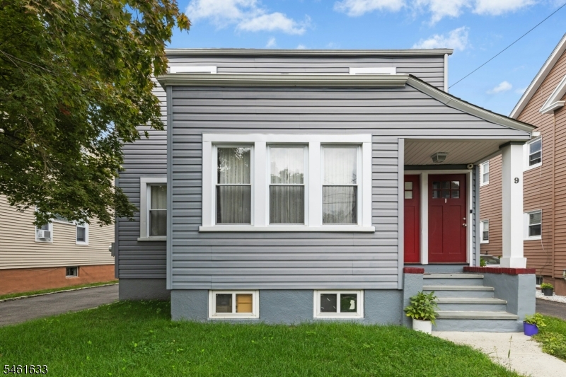 9 May Terrace 2 — photo