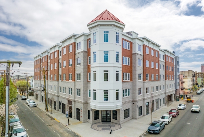 558 Market Street 208 — photo