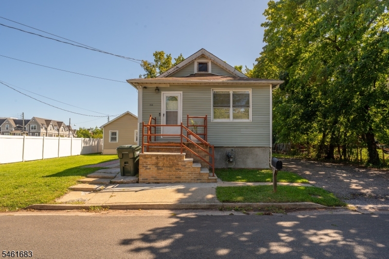166 Victor St Unit 1 — photo