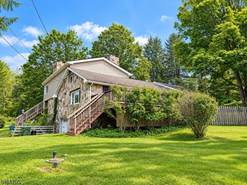 22 Mohican Rd — photo