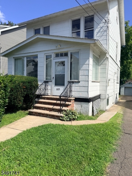 1525 Bond Street — photo
