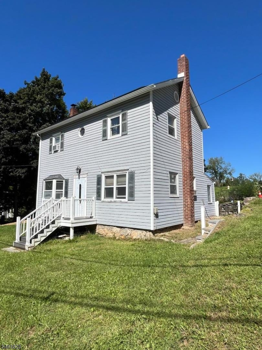 125 N Locust Lake Road — photo