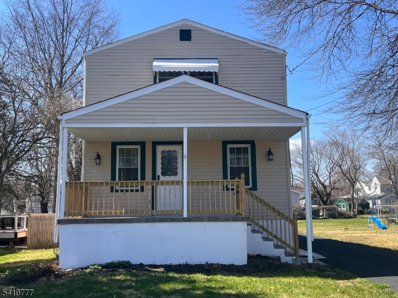 168 Oak Street — photo