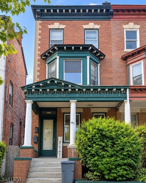 490 W State Street — photo