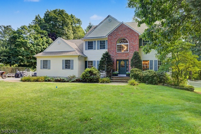 21 Chelsea Drive, Oak Ridge, NJ 07438
