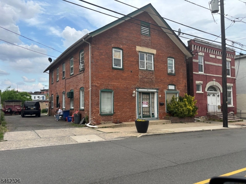 18 Mountain Avenue — photo