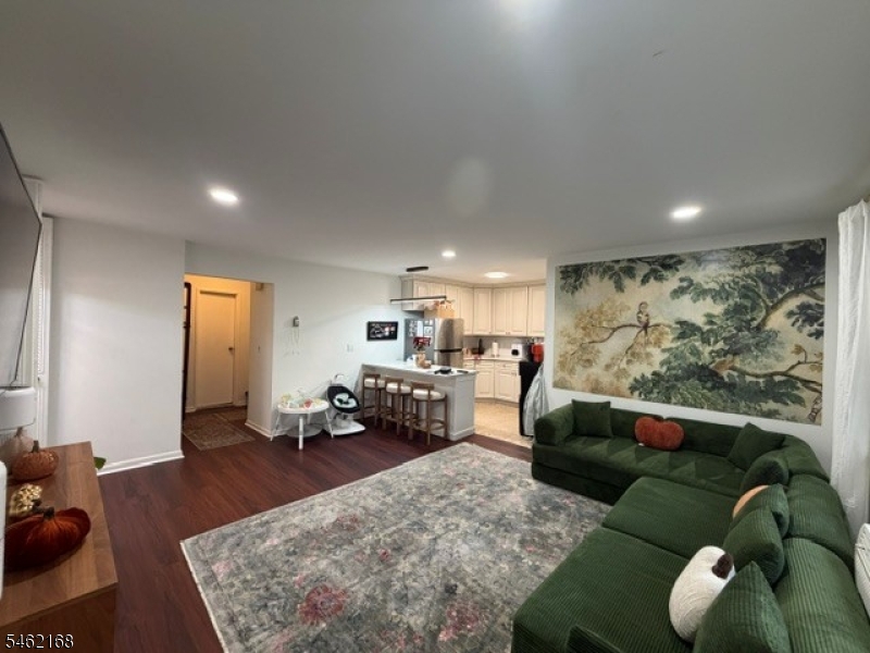 203 N Beverwyck Road 5 — photo