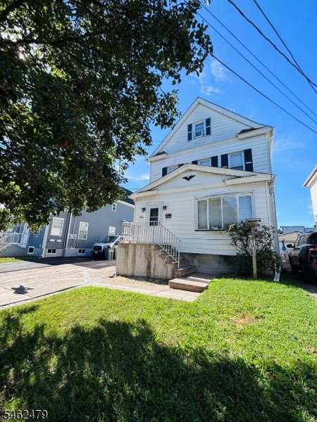 64 Avenue C 2 — photo