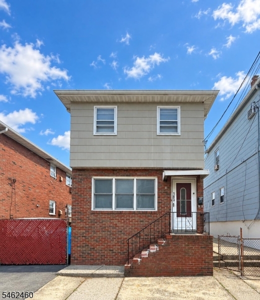 183 Devon Street — photo