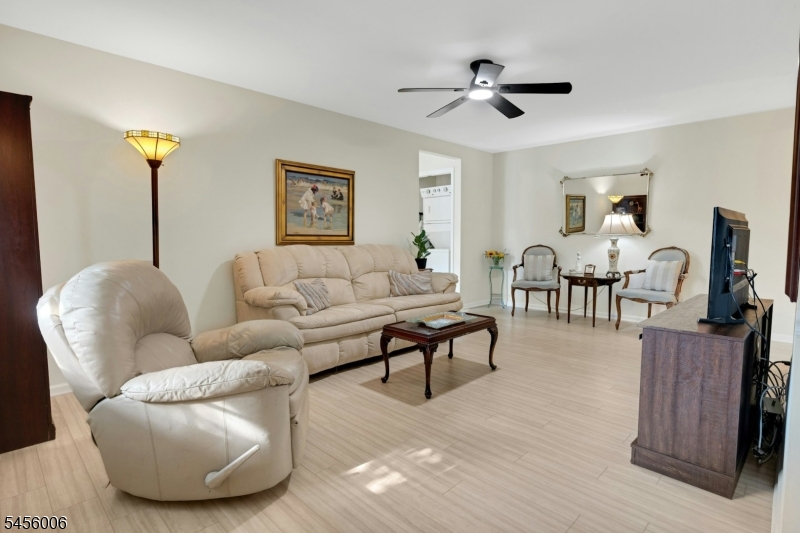 15F Kensington Road Unit F — photo