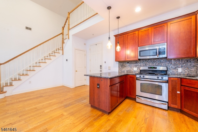 186 Walnut Street 110 — photo