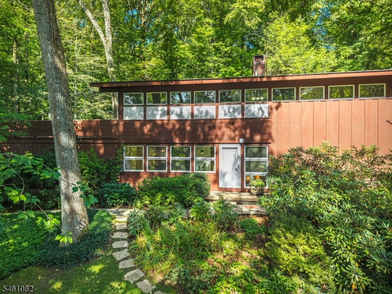 17 Brook Drive — photo