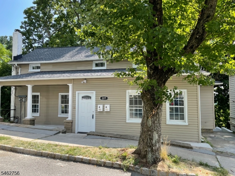 227 William Street — photo