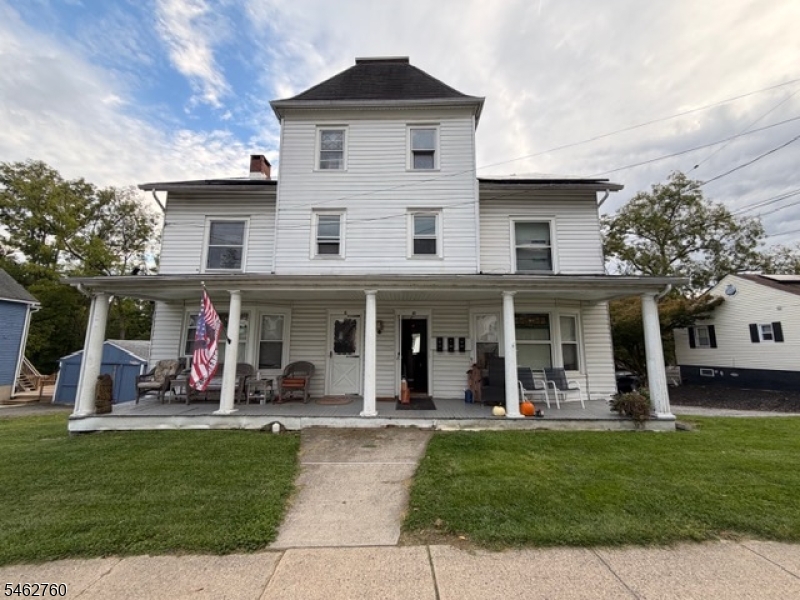 8-10 Barrett Avenue 10a — photo