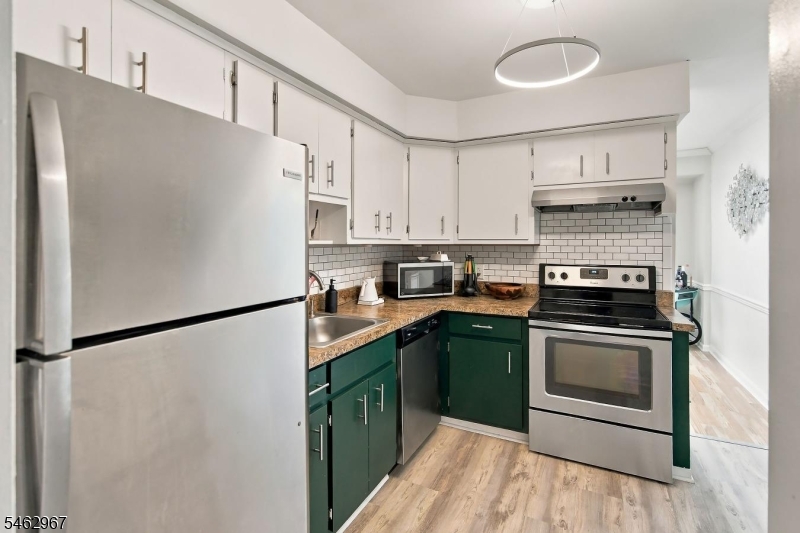 86 Countryside Dr Ondo, Basking Ridge, NJ 07920 — photo 2