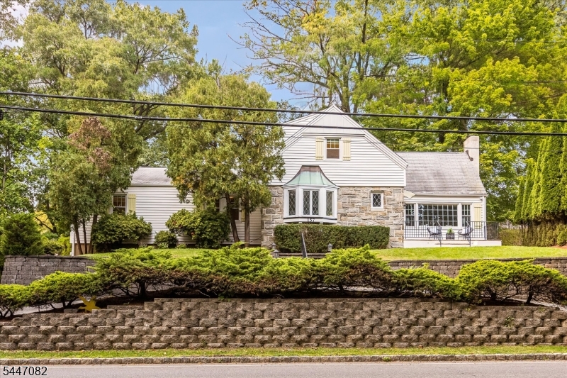 157 Laurel Avenue — photo
