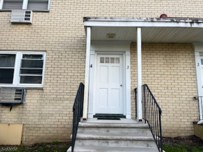406 Cranbury Rd Apt 3 3 — photo
