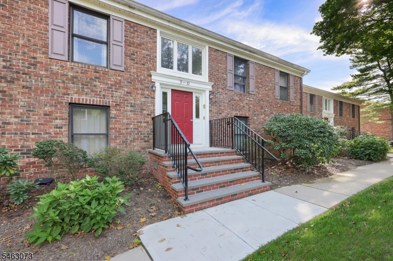 11 Sunrise Drive — photo