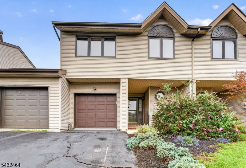 10 Hemlock Court — photo