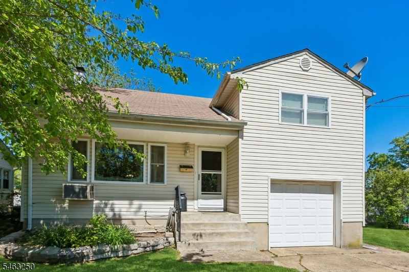 844 Lakeshore Drive — photo