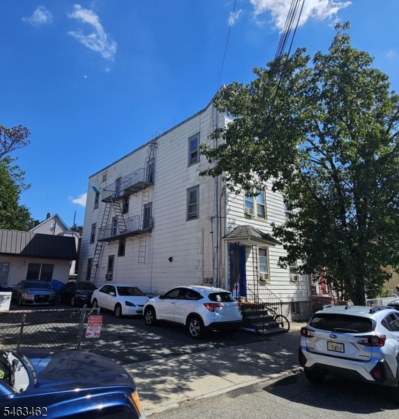 27 Milosh Street — photo