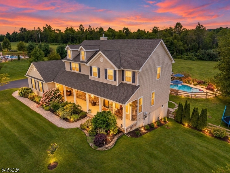 10 Highlands Way — photo