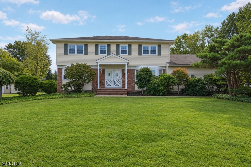 16 Avalon Drive — photo