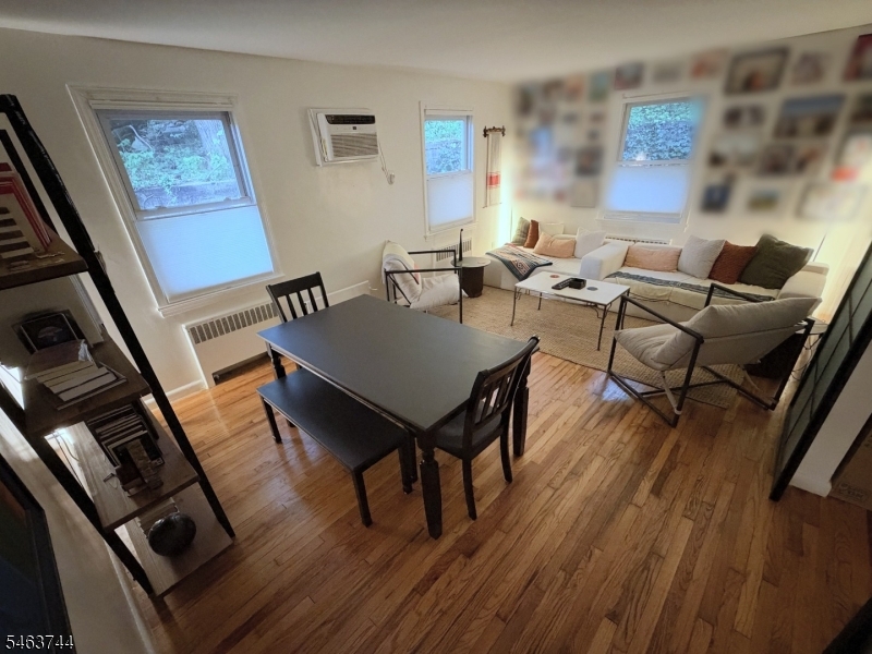 24 Hutton Avenue 63 — photo