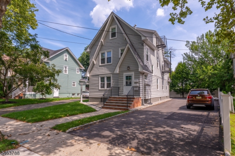 11 Evergreen Avenue 2 — photo