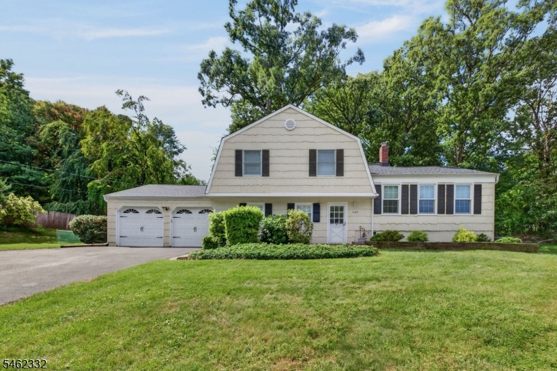 1163 Colonial Way — photo