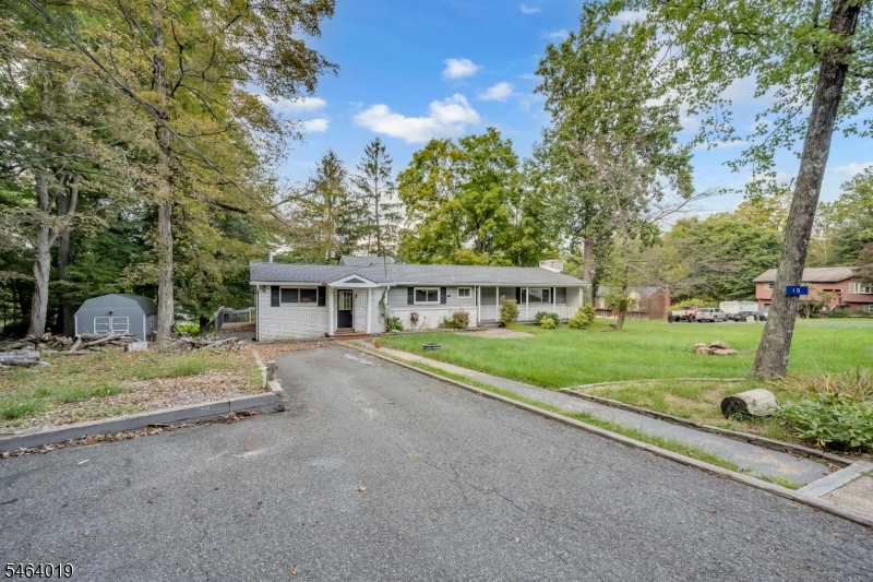 10 Hunters Lane — photo