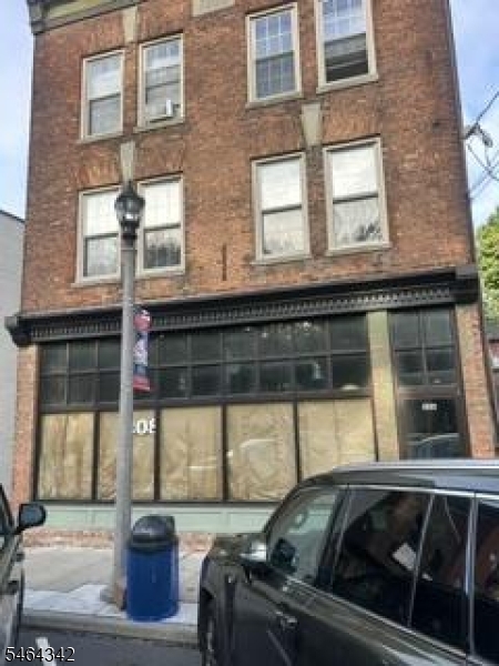 208-206 Main Street — photo
