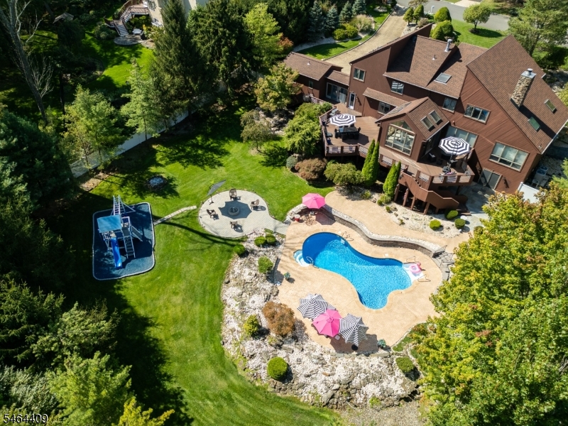 17 Chesterfield Drive — photo