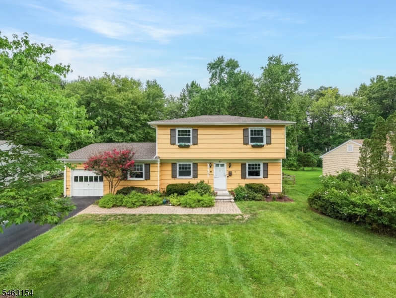 43 Chaucer Drive — photo