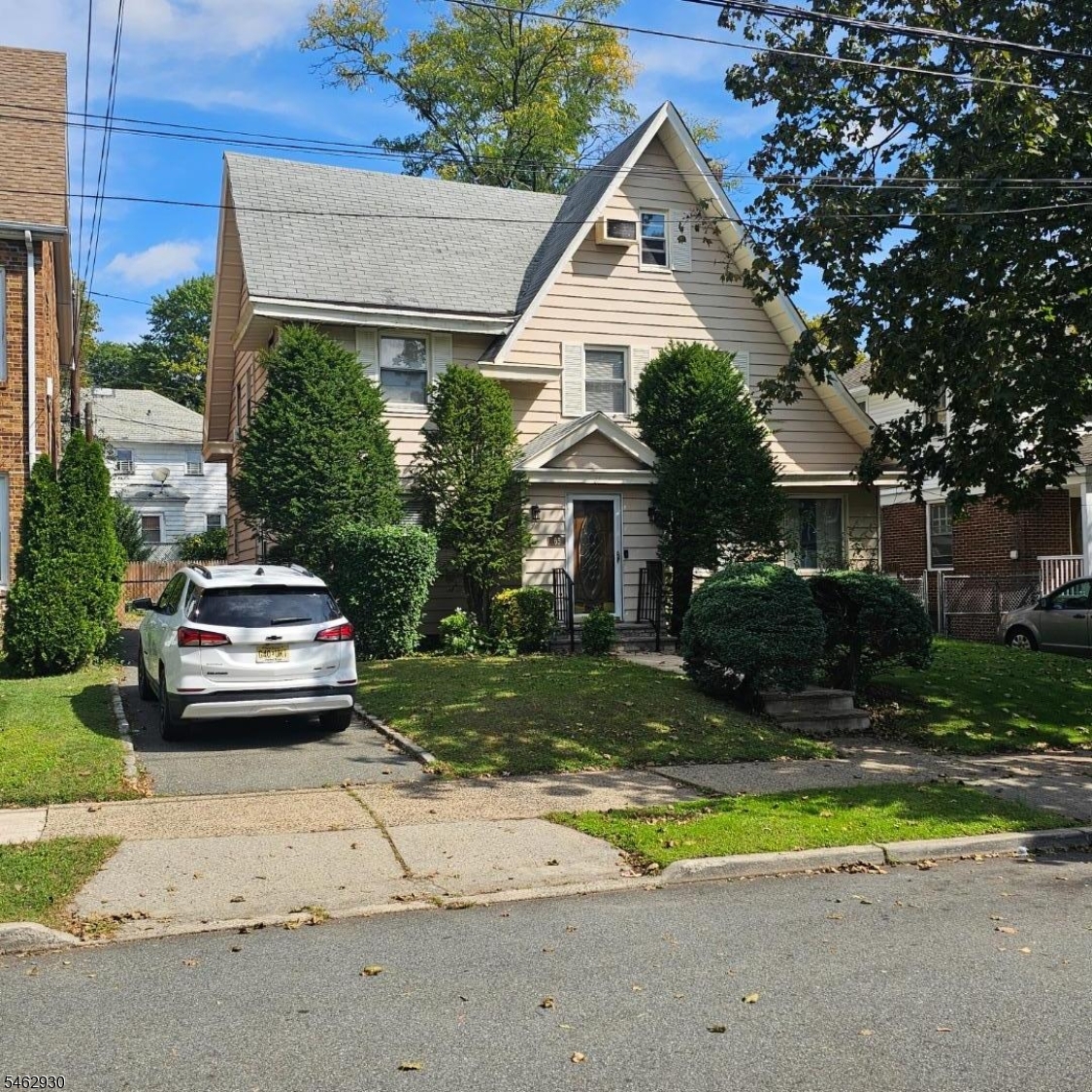 65 Hansbury Avenue — photo