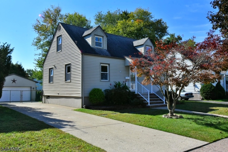 39-02 Jasper Road — photo