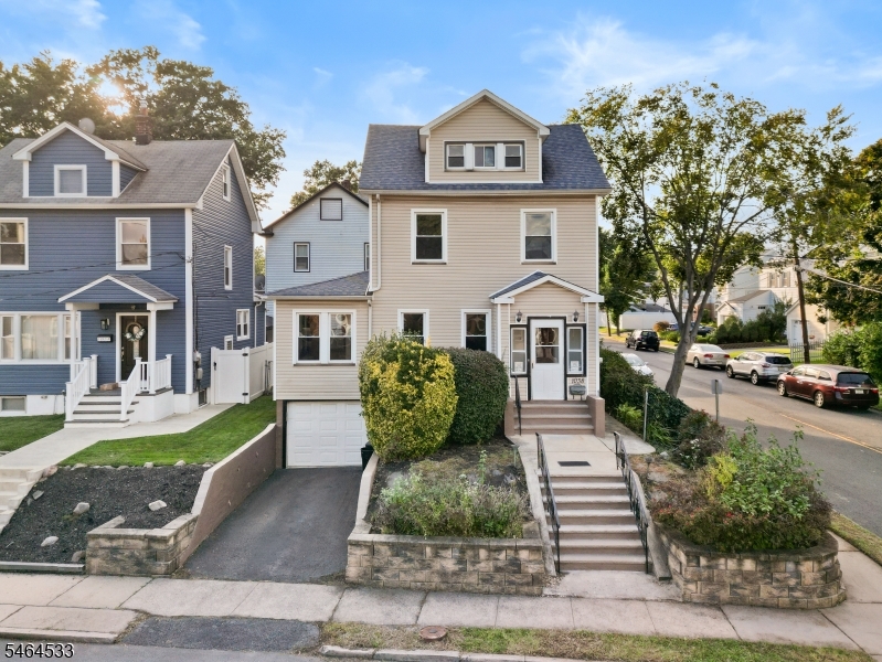 1038 Fairview Place — photo