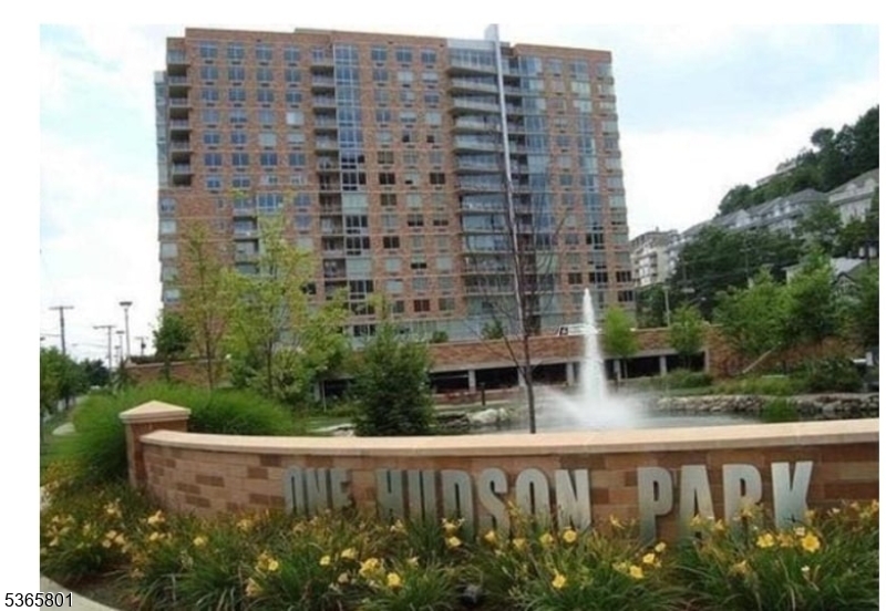 1611 Hudson Park 1611 — photo