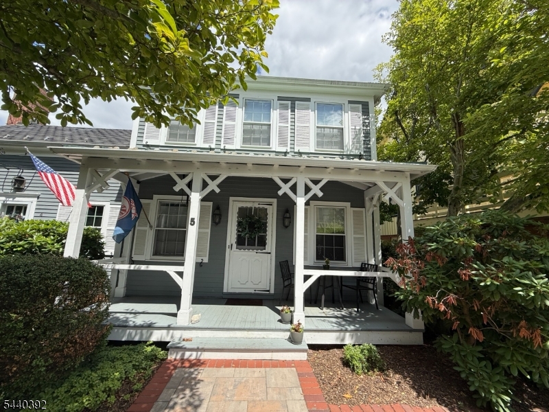 5 Murray Hill Square — photo