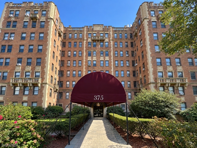 363-377 Mt Prospect Avenue Unit 2 — photo